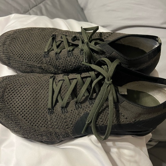 Nike Air VaporMax 2017 Olive Green - Picture 2 of 5